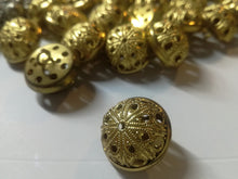 Load image into Gallery viewer, Zeeuws Knopje - Vintage Buttons