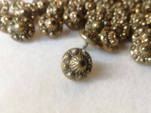 Load image into Gallery viewer, Zeeuws Knopje - Vintage Buttons
