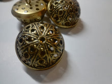 Load image into Gallery viewer, Zeeuws Knopje - Vintage Buttons
