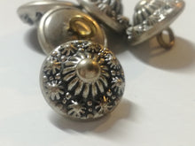 Load image into Gallery viewer, Zeeuws Knopje - Vintage Buttons
